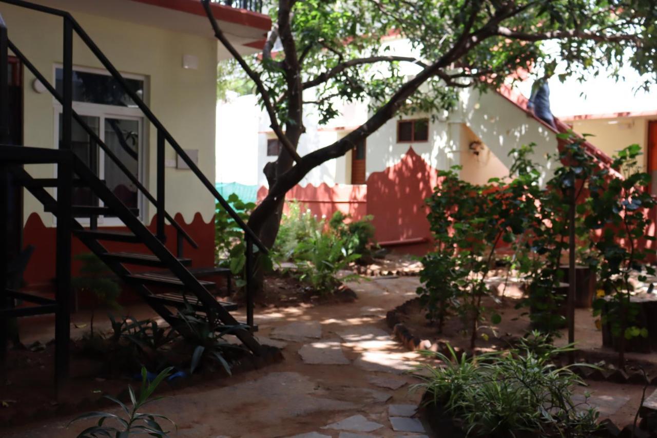 Da Mantra House Guest House Tiruvannamalai Exterior photo